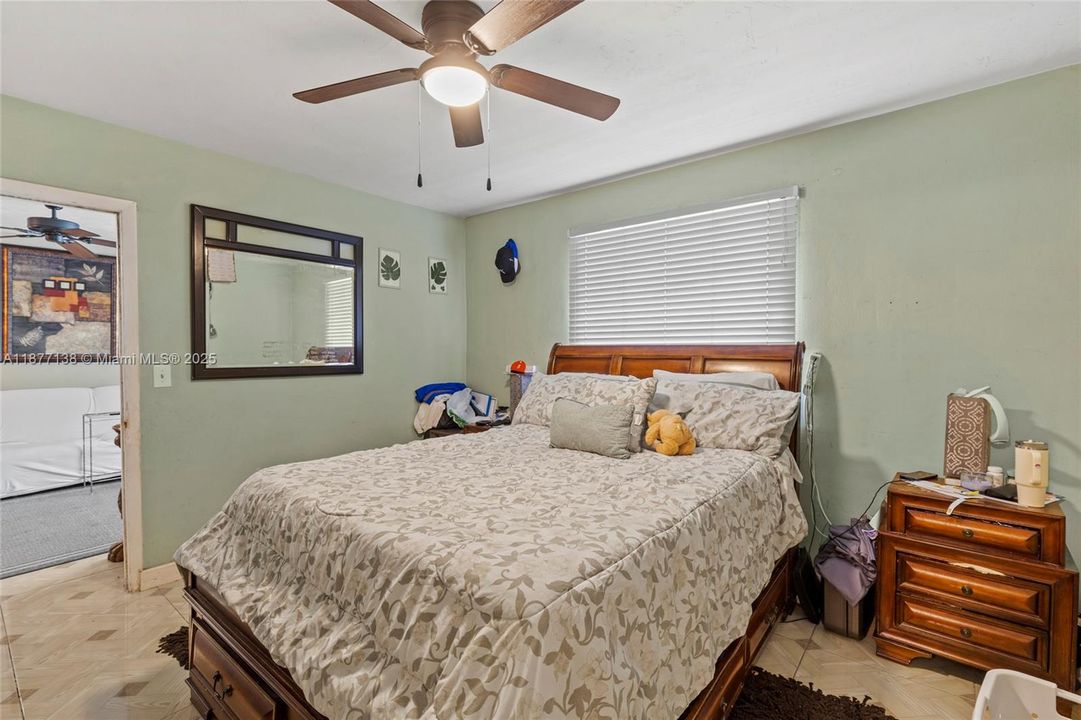 Activo con contrato: $359,990 (3 camas, 2 baños, 1050 Pies cuadrados)