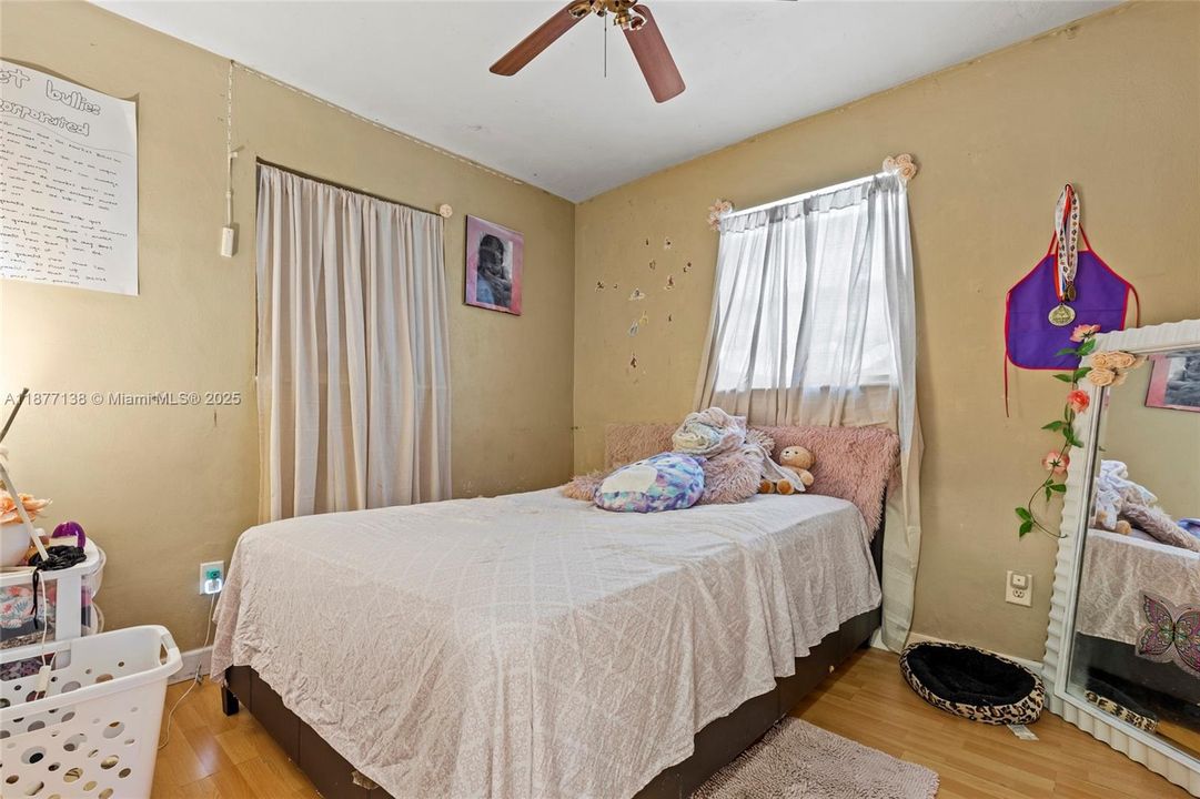 Activo con contrato: $359,990 (3 camas, 2 baños, 1050 Pies cuadrados)