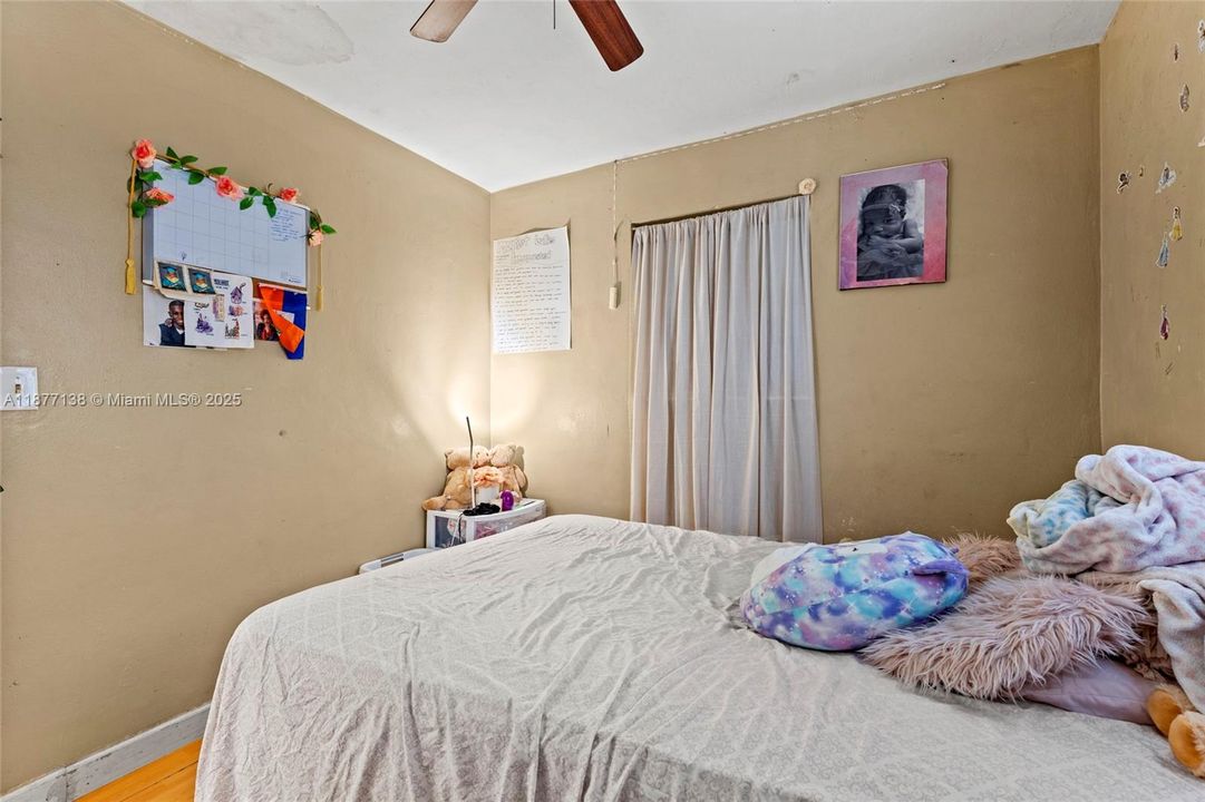 Activo con contrato: $359,990 (3 camas, 2 baños, 1050 Pies cuadrados)