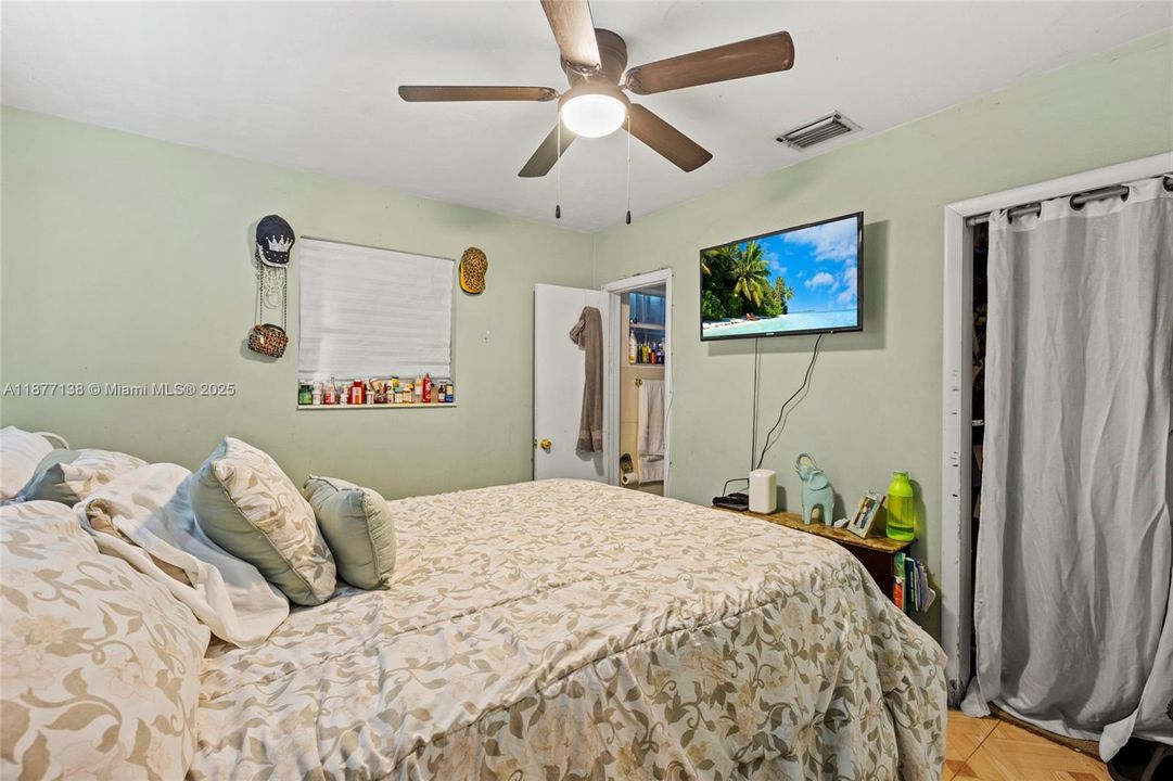 Activo con contrato: $359,990 (3 camas, 2 baños, 1050 Pies cuadrados)