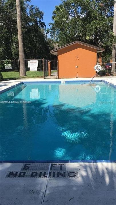 合同活跃: $150,000 (2 贝兹, 2 浴室, 0 平方英尺)