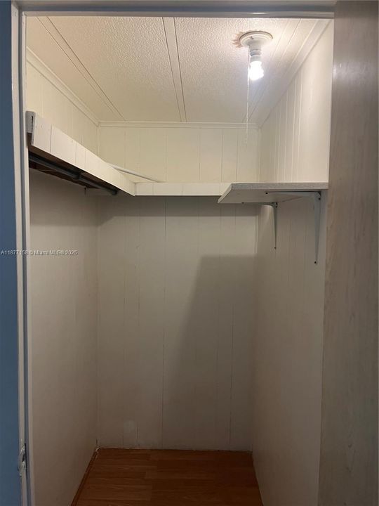 合同活跃: $1,850 (2 贝兹, 2 浴室, 1008 平方英尺)