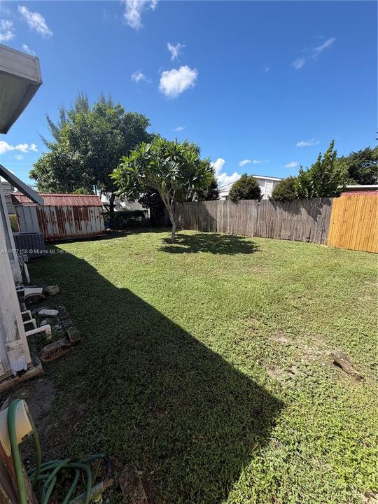 合同活跃: $1,850 (2 贝兹, 2 浴室, 1008 平方英尺)