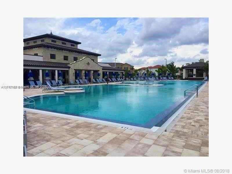 Activo con contrato: $1,650 (1 camas, 1 baños, 2312 Pies cuadrados)