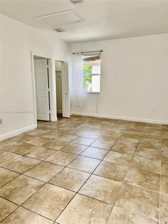 Activo con contrato: $1,650 (1 camas, 1 baños, 2312 Pies cuadrados)