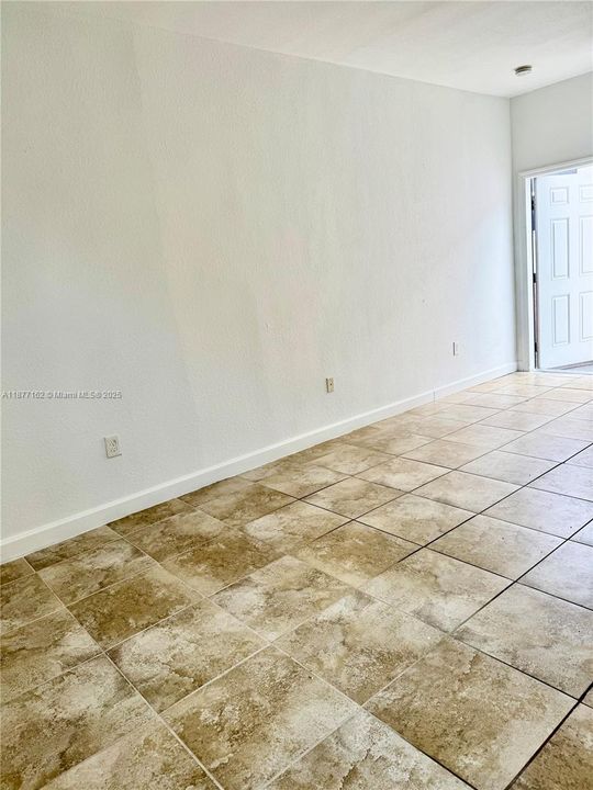 Activo con contrato: $1,650 (1 camas, 1 baños, 2312 Pies cuadrados)