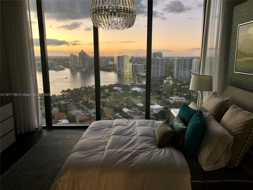 For Rent: $29,980 (3 beds, 4 baths, 4154 Square Feet)