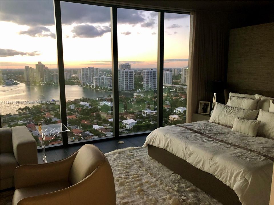 For Rent: $29,980 (3 beds, 4 baths, 4154 Square Feet)