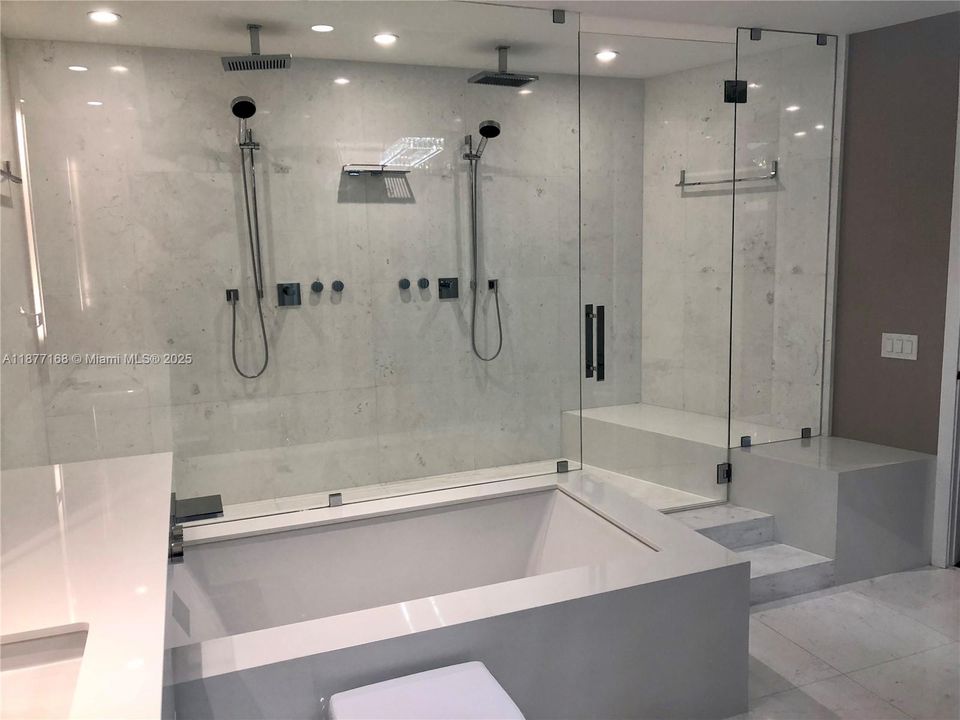 For Rent: $29,980 (3 beds, 4 baths, 4154 Square Feet)