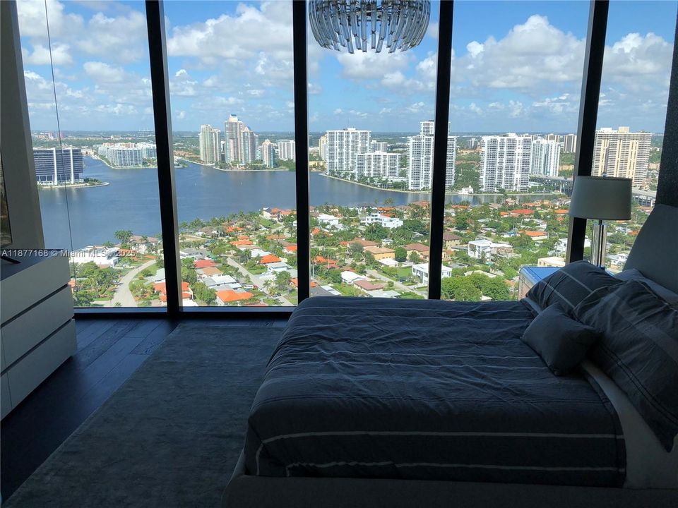 For Rent: $29,980 (3 beds, 4 baths, 4154 Square Feet)