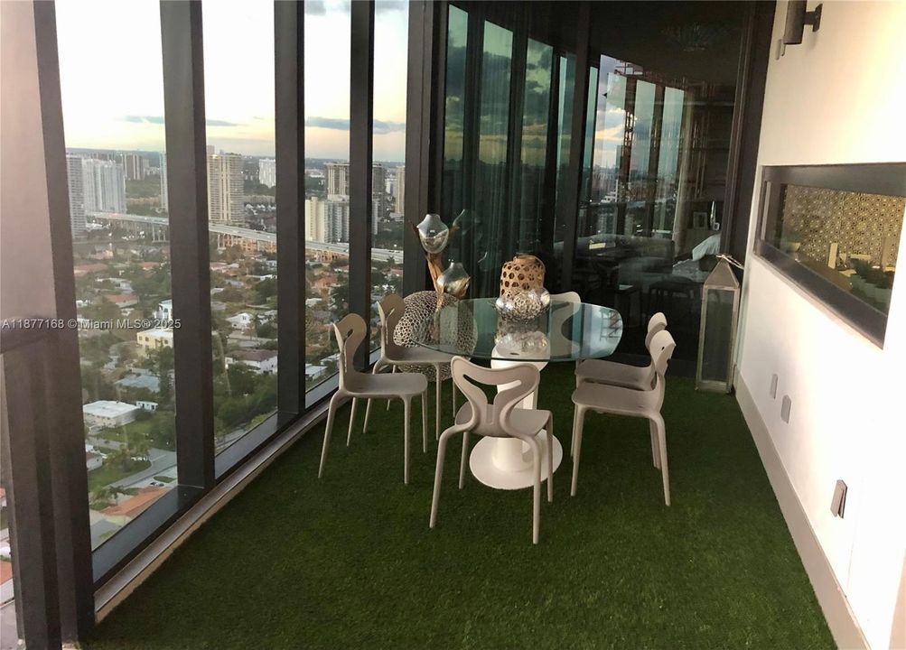 For Rent: $29,980 (3 beds, 4 baths, 4154 Square Feet)