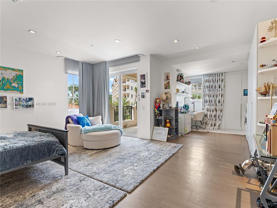 待售: $23,995,000 (6 贝兹, 6 浴室, 7160 平方英尺)