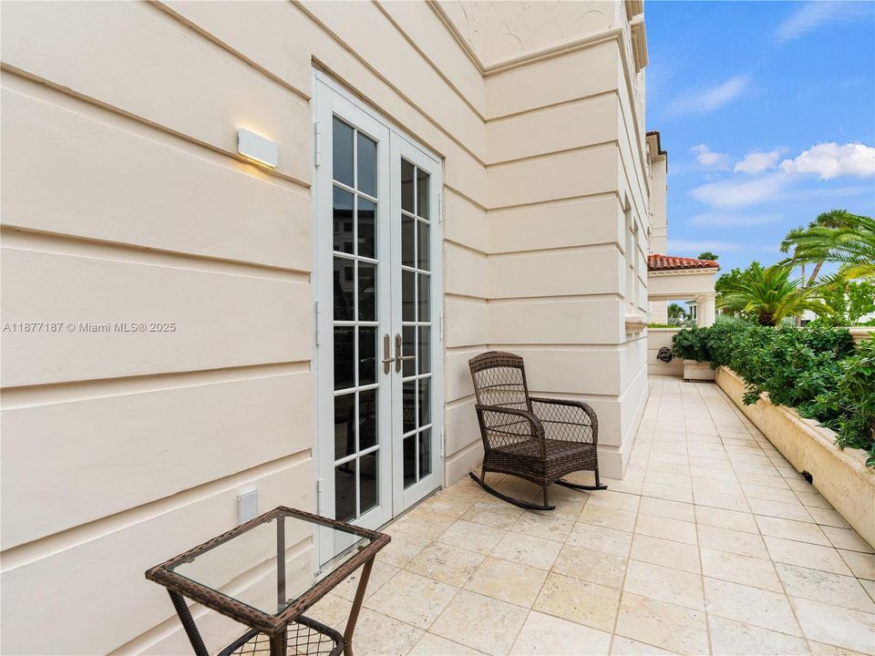 待售: $23,995,000 (6 贝兹, 6 浴室, 7160 平方英尺)