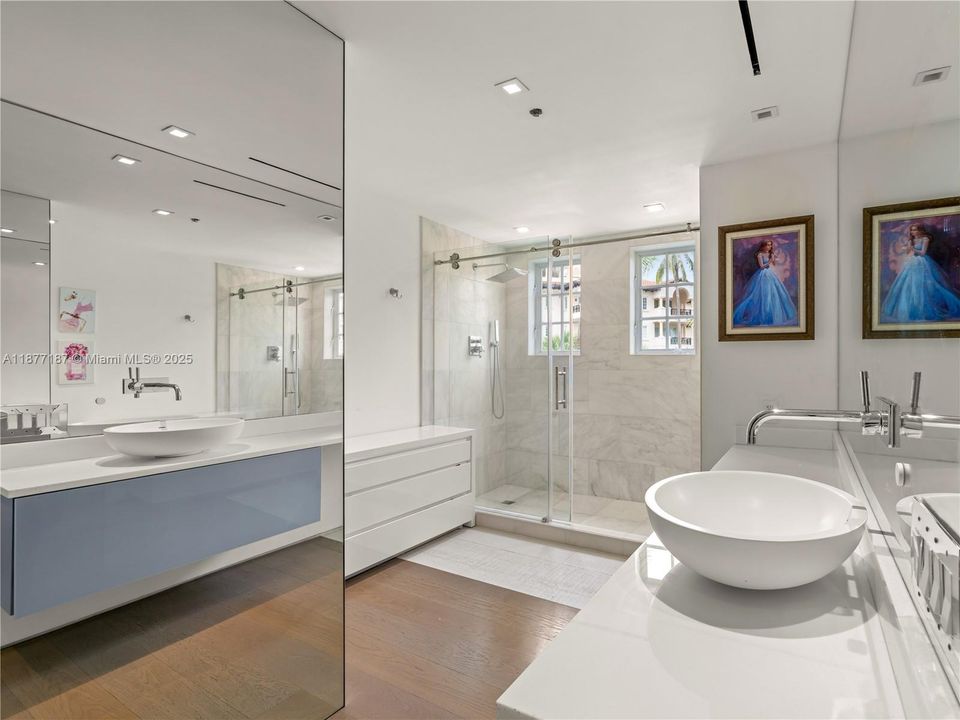 待售: $23,995,000 (6 贝兹, 6 浴室, 7160 平方英尺)