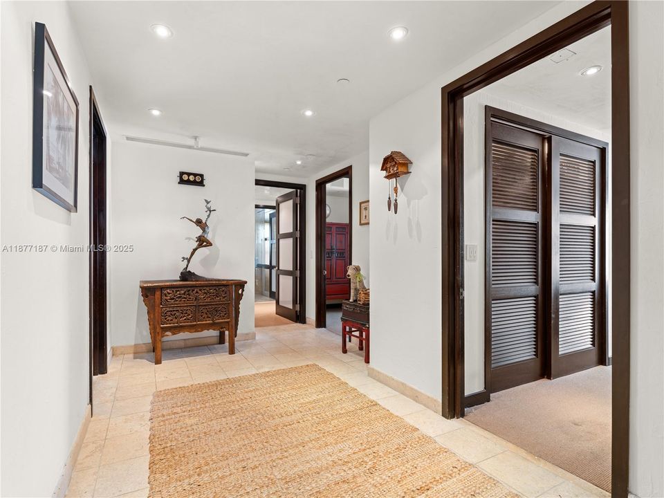 待售: $23,995,000 (6 贝兹, 6 浴室, 7160 平方英尺)