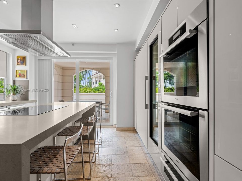 待售: $23,995,000 (6 贝兹, 6 浴室, 7160 平方英尺)