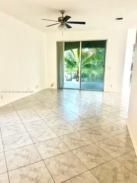 合同活跃: $3,495 (4 贝兹, 2 浴室, 2072 平方英尺)