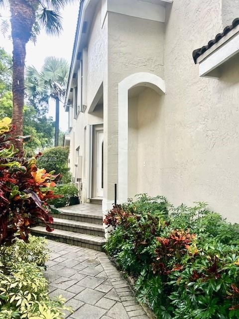 合同活跃: $3,495 (4 贝兹, 2 浴室, 2072 平方英尺)