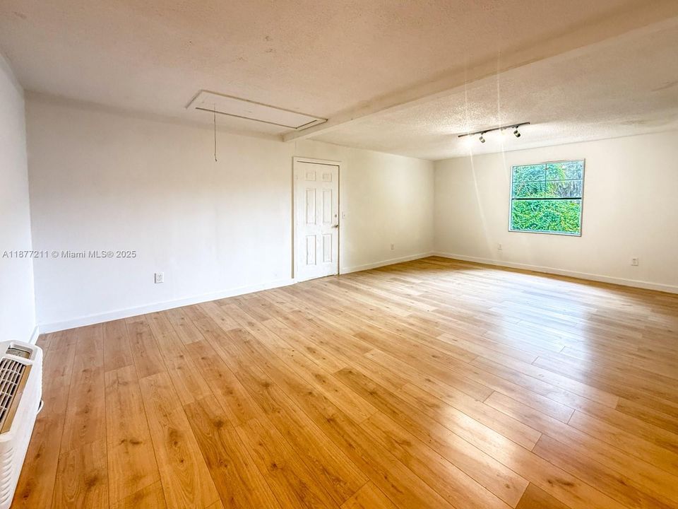 待售: $199,000 (3 贝兹, 2 浴室, 0 平方英尺)