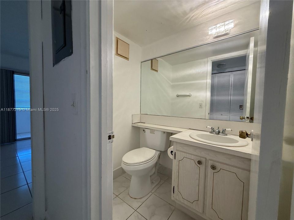 Activo con contrato: $108,000 (1 camas, 1 baños, 700 Pies cuadrados)