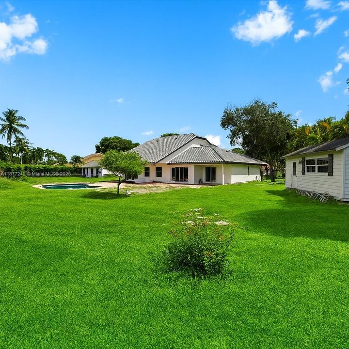 Под контрактом: $790,000 (4 спален, 3 ванн, 2681 Квадратных фут)