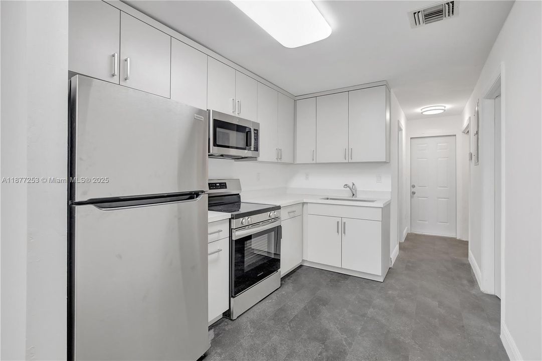 出租: $2,100 (1 贝兹, 1 浴室, 0 平方英尺)