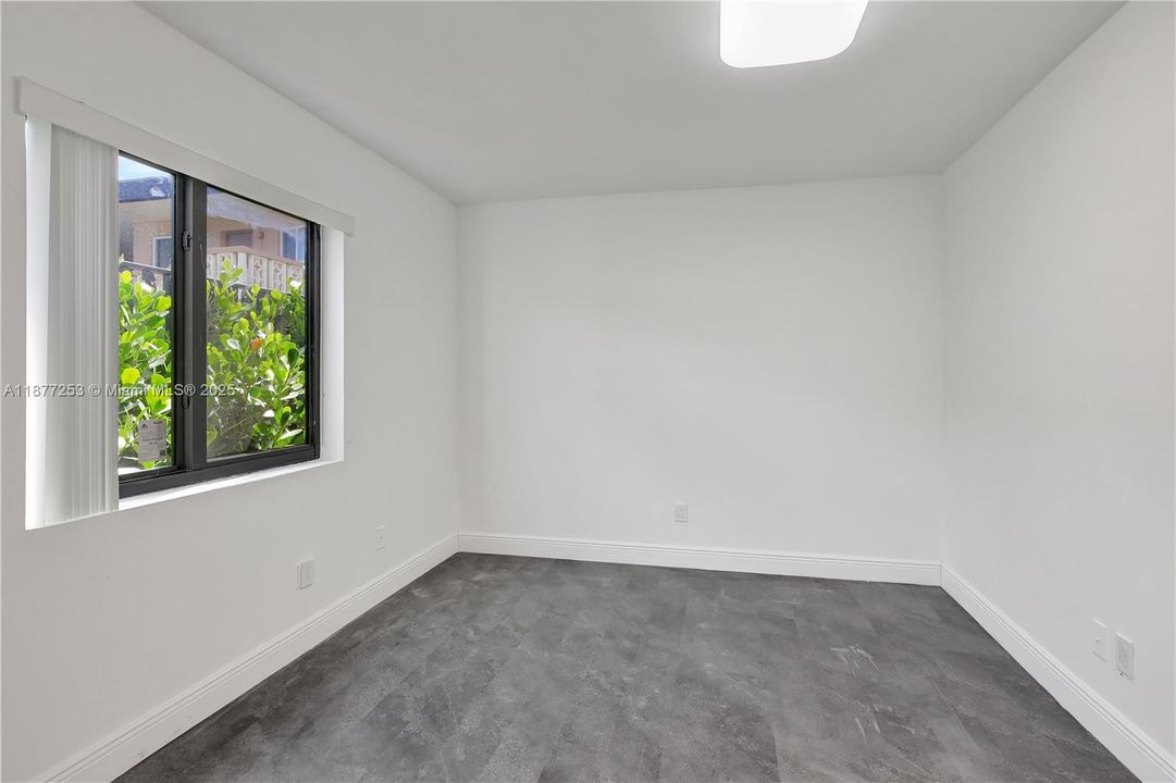 出租: $2,100 (1 贝兹, 1 浴室, 0 平方英尺)