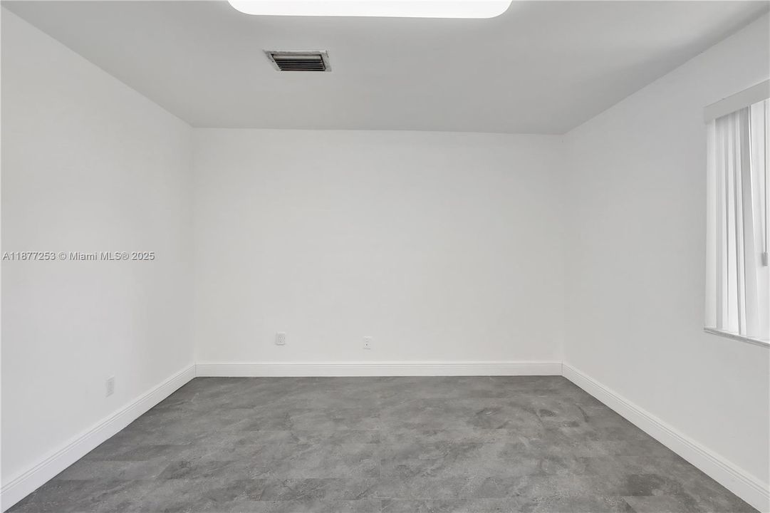 出租: $2,100 (1 贝兹, 1 浴室, 0 平方英尺)