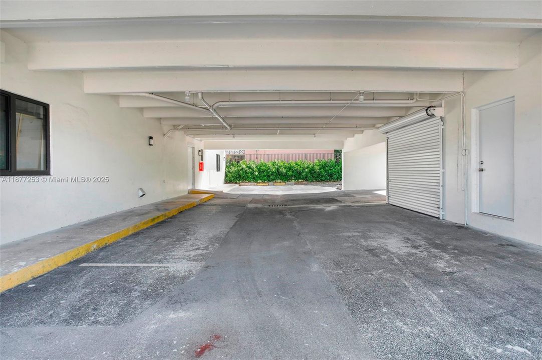 出租: $2,100 (1 贝兹, 1 浴室, 0 平方英尺)