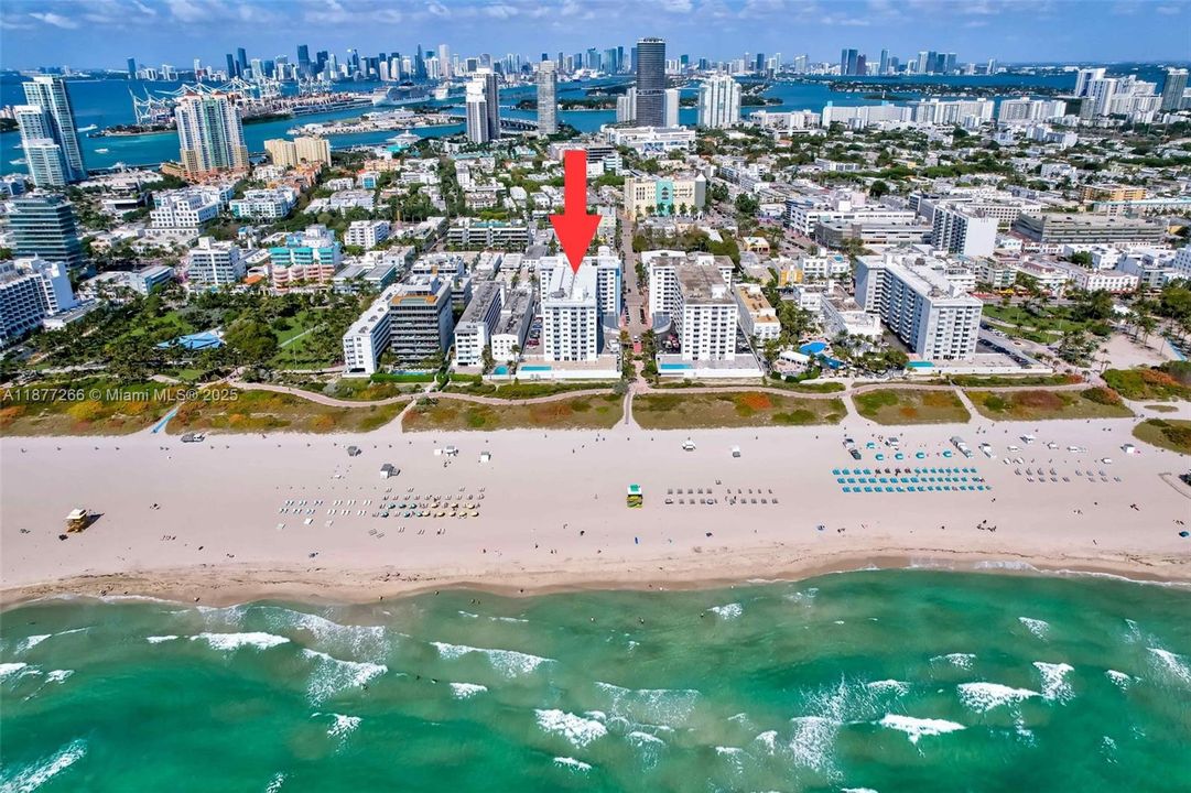 For Sale: $399,000 (1 beds, 1 baths, 656 Square Feet)