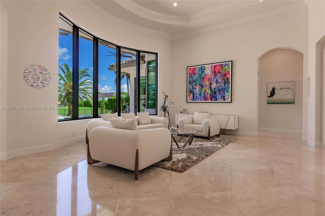 For Sale: $2,295,000 (5 beds, 4 baths, 3910 Square Feet)