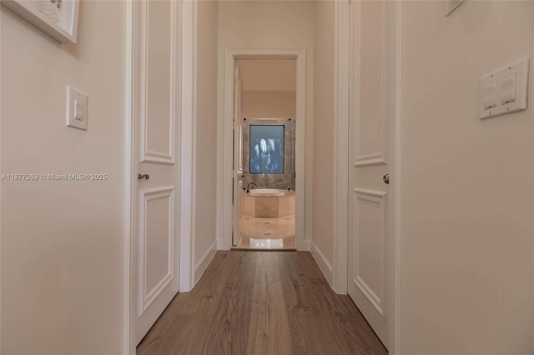 For Sale: $2,295,000 (5 beds, 4 baths, 3910 Square Feet)