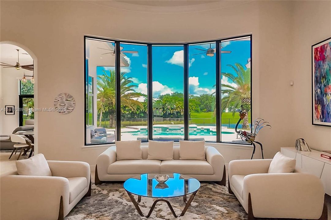 For Sale: $2,295,000 (5 beds, 4 baths, 3910 Square Feet)