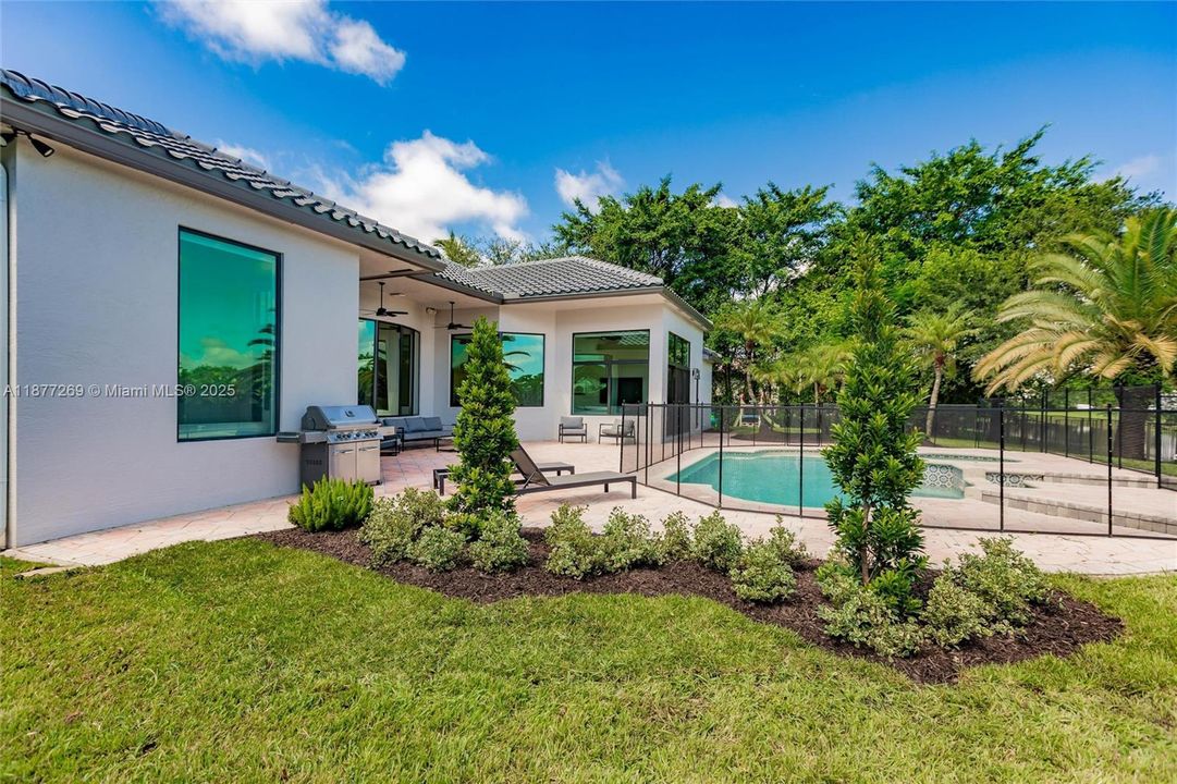 For Sale: $2,295,000 (5 beds, 4 baths, 3910 Square Feet)