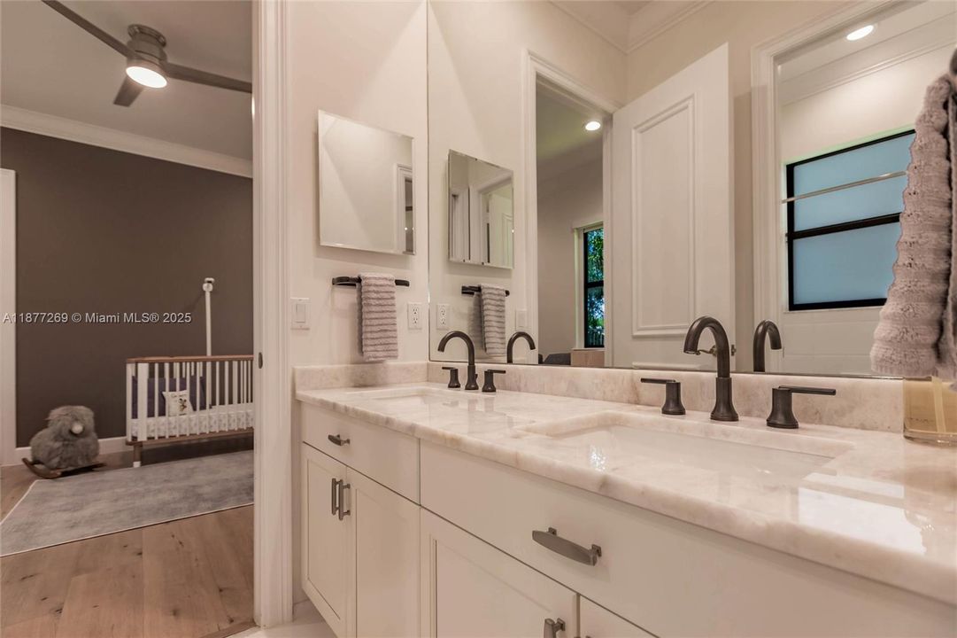 For Sale: $2,295,000 (5 beds, 4 baths, 3910 Square Feet)