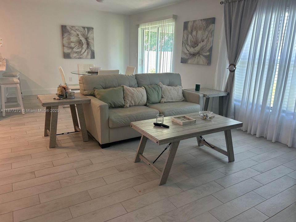 На продажу: $395,000 (4 спален, 2 ванн, 0 Квадратных фут)