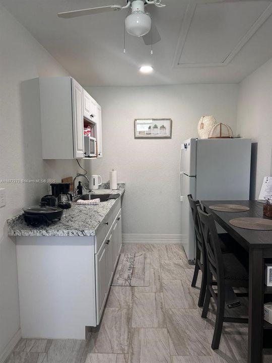 На продажу: $395,000 (4 спален, 2 ванн, 0 Квадратных фут)