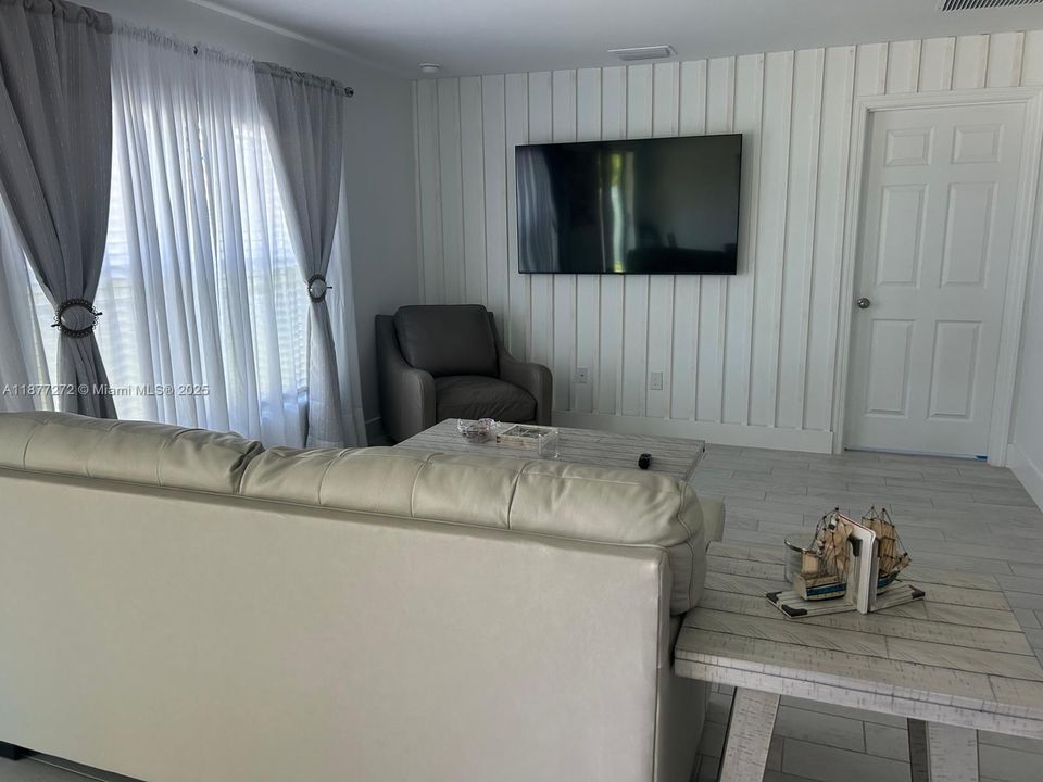 На продажу: $395,000 (4 спален, 2 ванн, 0 Квадратных фут)