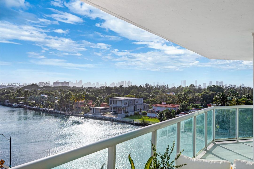 For Sale: $1,249,500 (2 beds, 2 baths, 1200 Square Feet)