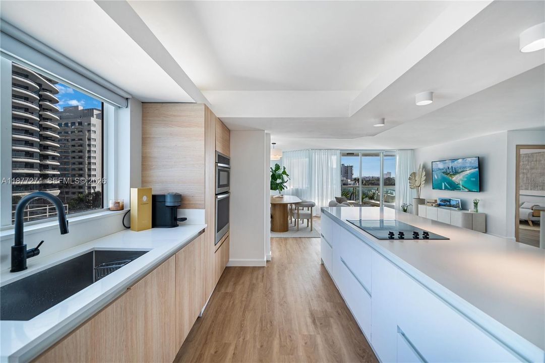 For Sale: $1,249,500 (2 beds, 2 baths, 1200 Square Feet)