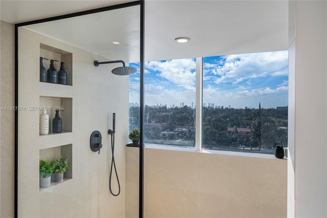 For Sale: $1,249,500 (2 beds, 2 baths, 1200 Square Feet)