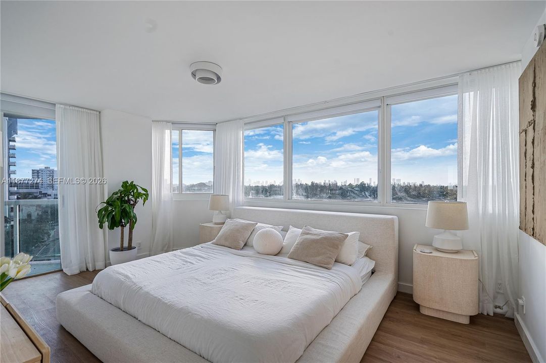 For Sale: $1,249,500 (2 beds, 2 baths, 1200 Square Feet)