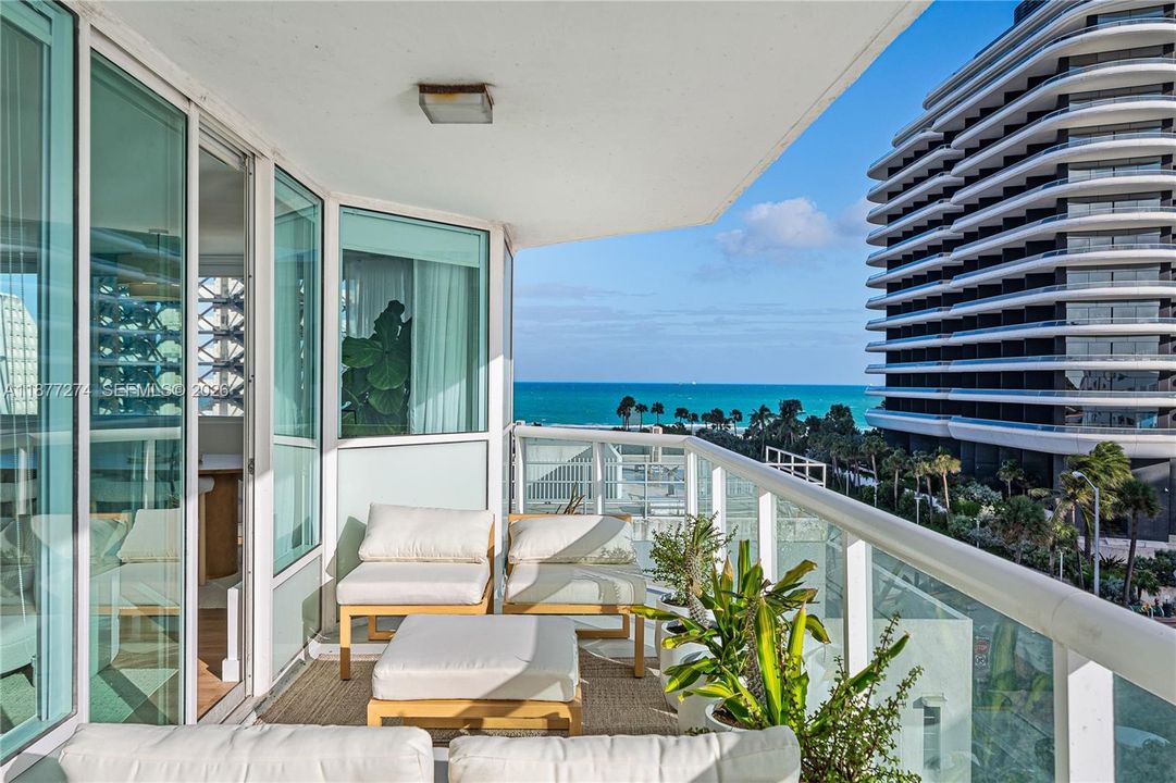 For Sale: $1,249,500 (2 beds, 2 baths, 1200 Square Feet)
