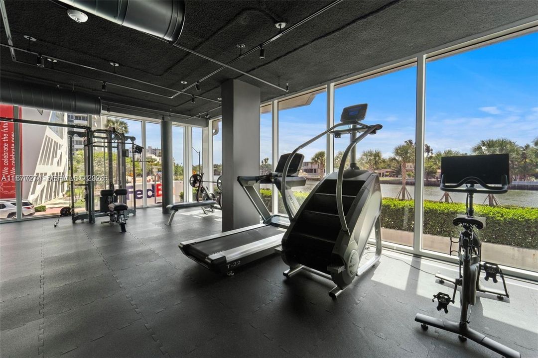 For Sale: $1,249,500 (2 beds, 2 baths, 1200 Square Feet)