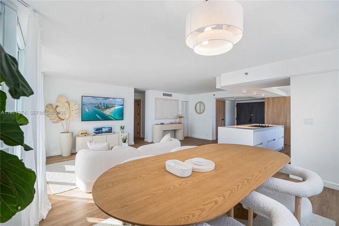 For Sale: $1,249,500 (2 beds, 2 baths, 1200 Square Feet)