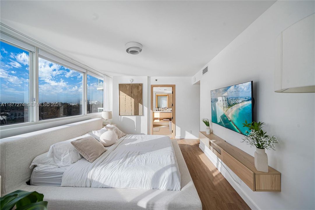 For Sale: $1,249,500 (2 beds, 2 baths, 1200 Square Feet)