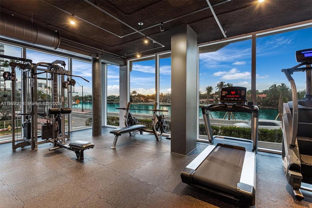 For Sale: $1,249,500 (2 beds, 2 baths, 1200 Square Feet)