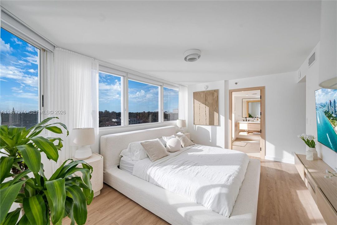 For Sale: $1,249,500 (2 beds, 2 baths, 1200 Square Feet)
