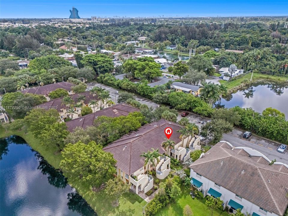 Active With Contract: $285,000 (2 beds, 2 baths, 965 Square Feet)