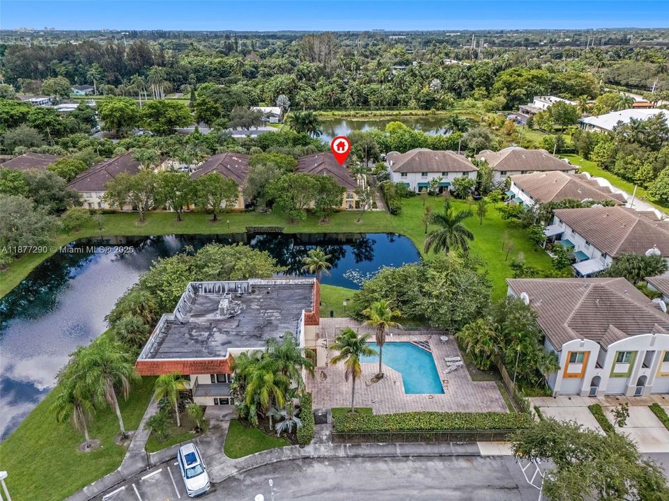 Active With Contract: $285,000 (2 beds, 2 baths, 965 Square Feet)